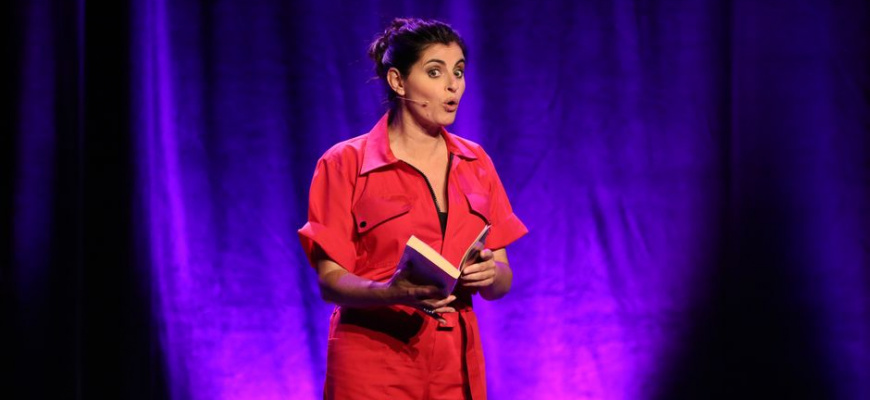 Sandrine Sarroche. Humour