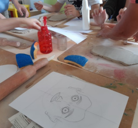 Image Animation famille modelage Animation